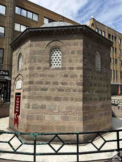 Karyağdı Hatun Türbesi